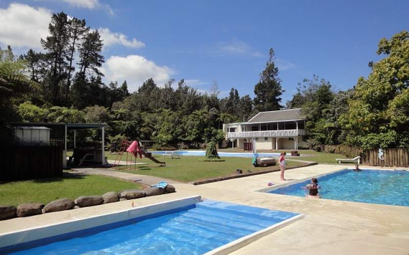 Sapphire Springs Holiday Park & Thermal Pools Full Service Camp New